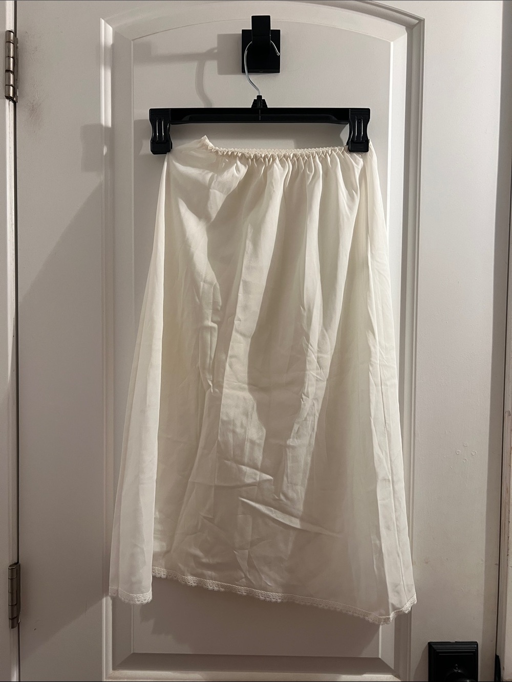 Classic Ivory Half Slip Skirt - no size label fits like small